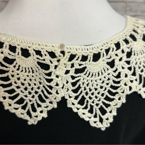 Vintage Crochet Lace Beige Ecru Ivory Collar with Button 16 in X 4 in - Picture 8 of 13